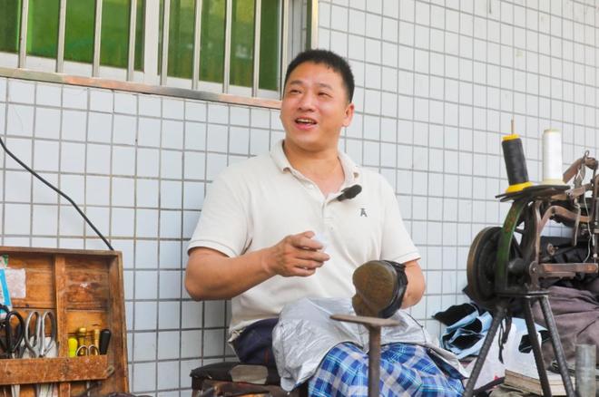 梦想“去哈佛做演讲”的无腿补鞋匠暑期将到